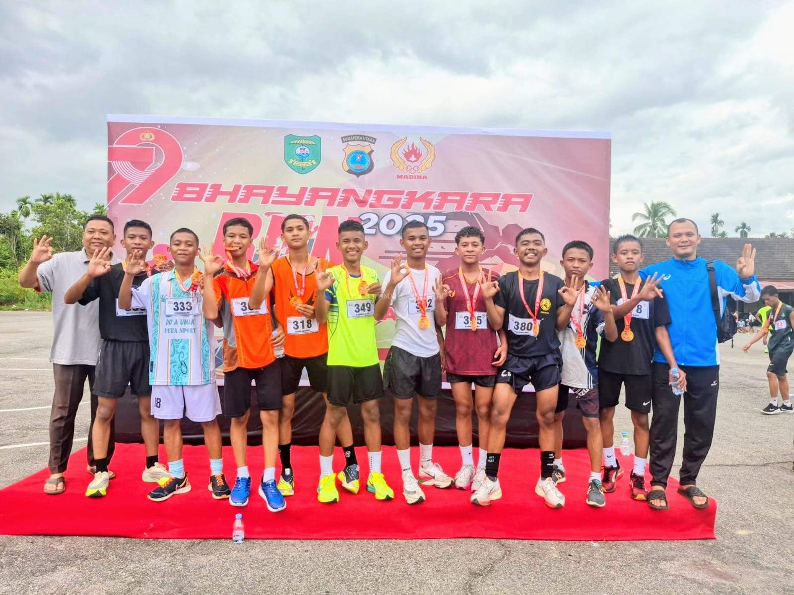 21 Siswa MAN 3 Madina Ikuti 🏃‍♂️ Lomba Lari 10K Mandailing Natal Regional, Bukti Semangat Atlet Pelajar